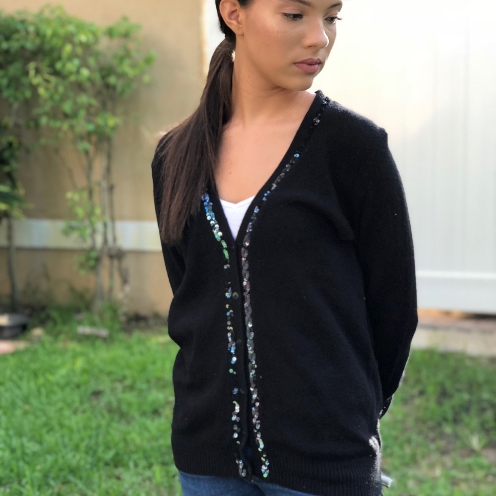 Cardigan - Picture 2 of 4